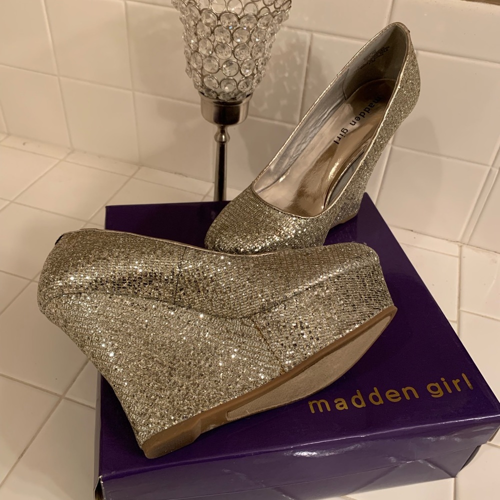 Madden Girl wedges - Picture 2 of 3